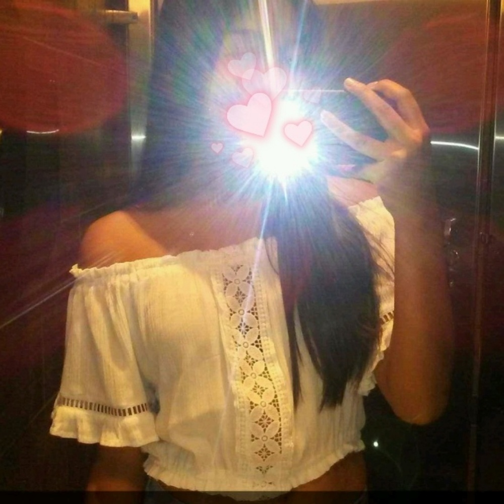 H&M white lacy ruffle crop top